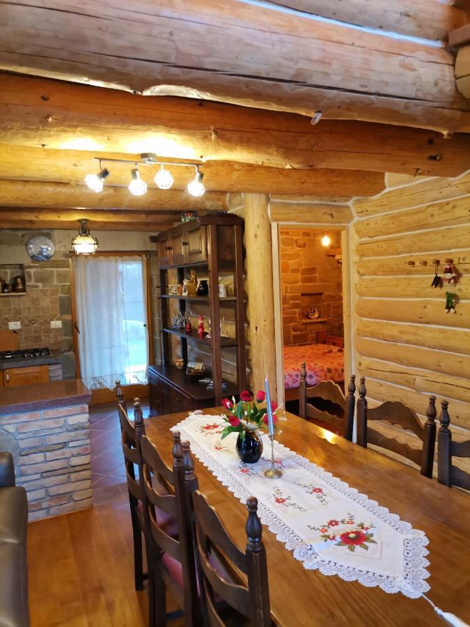 Cabana Casa De Piatra, De La Mara Deseşti Exterior foto