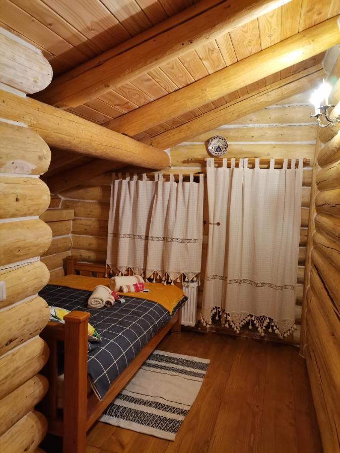 Cabana Casa De Piatra, De La Mara Deseşti Exterior foto