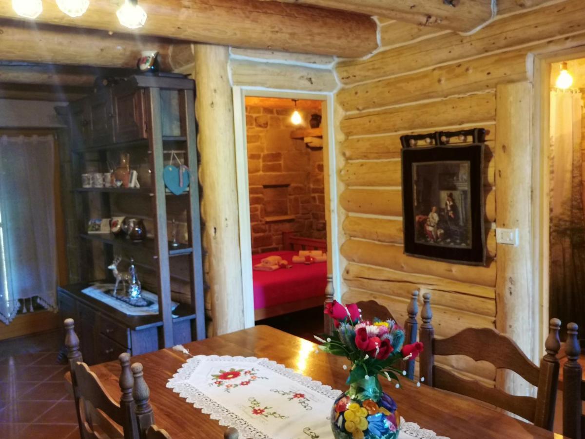 Cabana Casa De Piatra, De La Mara Deseşti Exterior foto