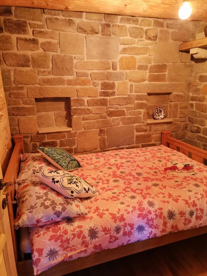 Cabana Casa De Piatra, De La Mara Deseşti Exterior foto